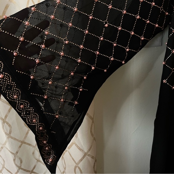 Diamond Black Open Abaya - Picture 4 of 9